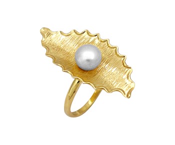 Gold fashion ring with pearl in 14K
										