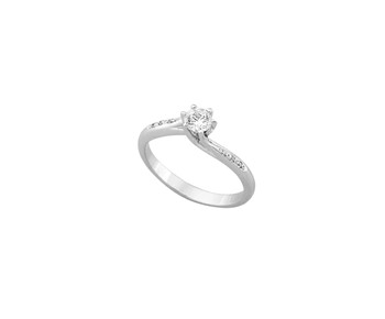 Gold solitaire ring in 14K